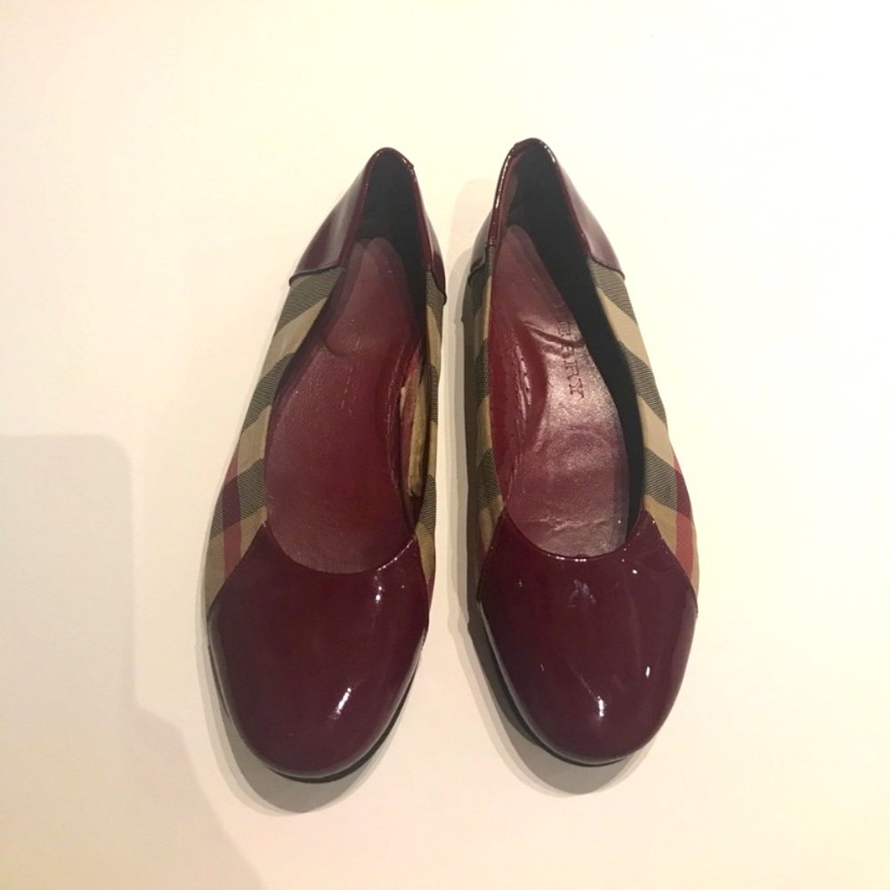 Burberry flats size 35
